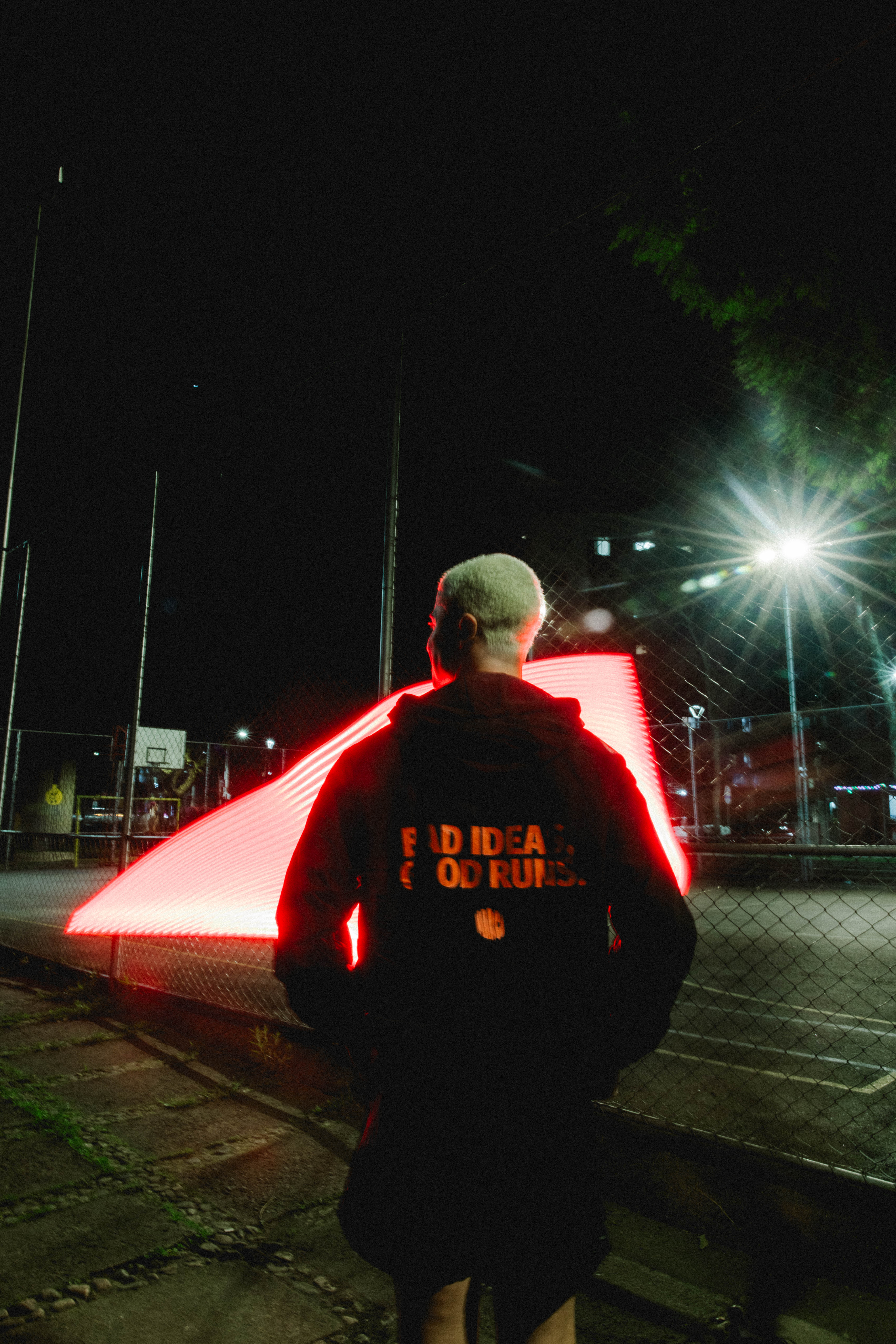 CORTA VENTO BAD IDEAS — foto 4